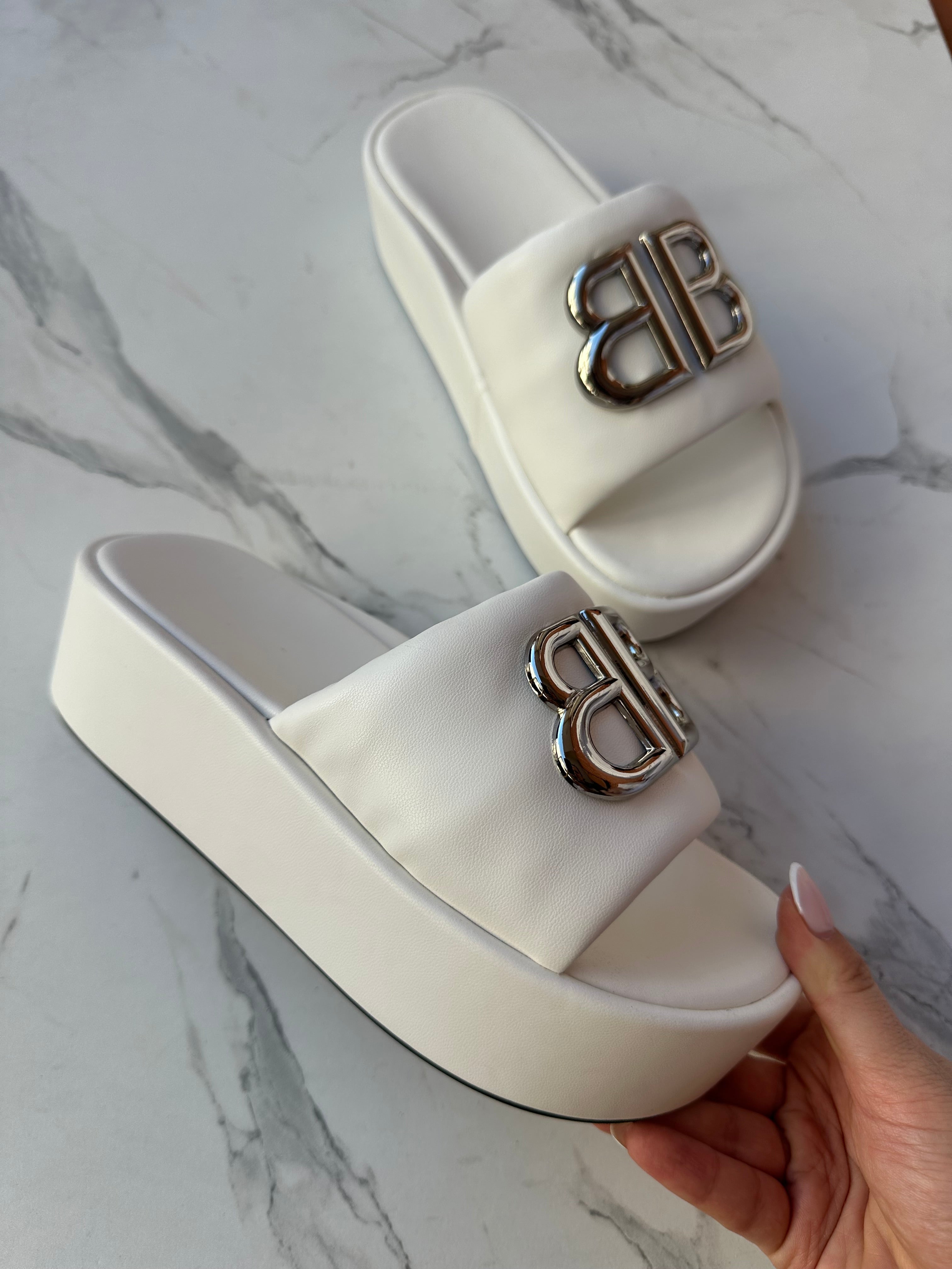 Shapka te bardha goma 6cm